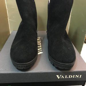 Valdini Canada "Ivory" Black Suede Shearling Ankle Boots (8M)